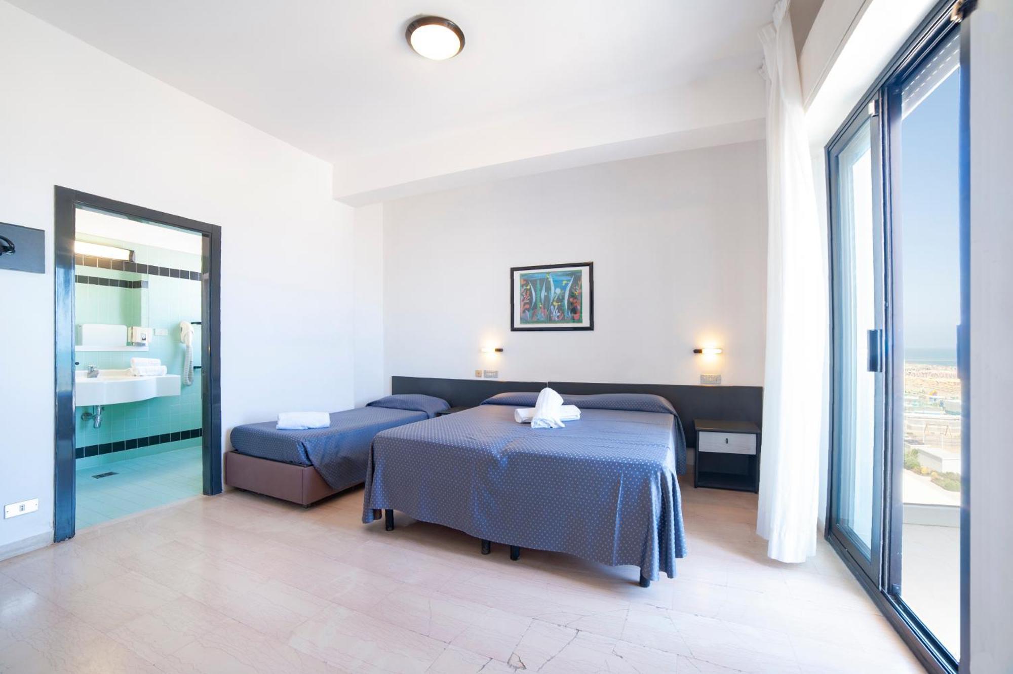 Grand Meeting Hotel Rimini Bagian luar foto
