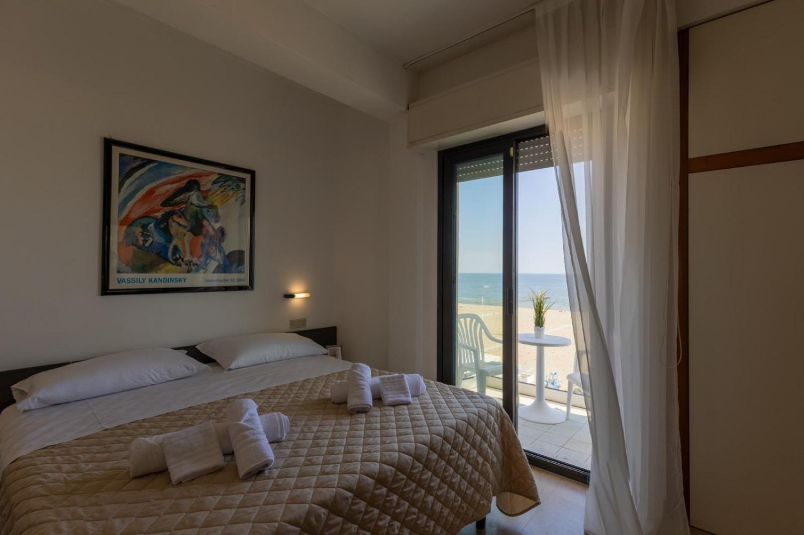 Grand Meeting Hotel Rimini Bagian luar foto