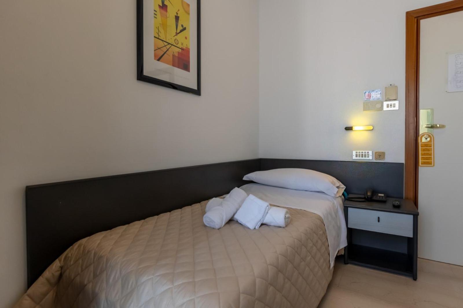 Grand Meeting Hotel Rimini Bagian luar foto