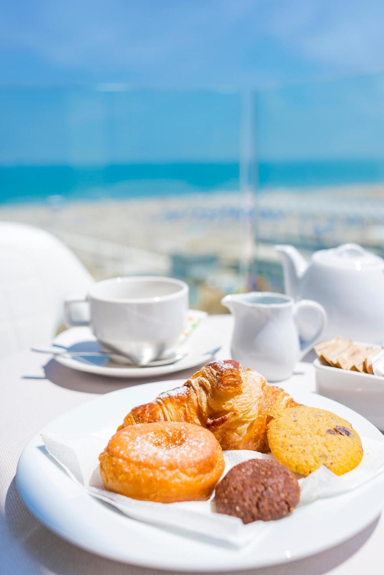 Grand Meeting Hotel Rimini Bagian luar foto